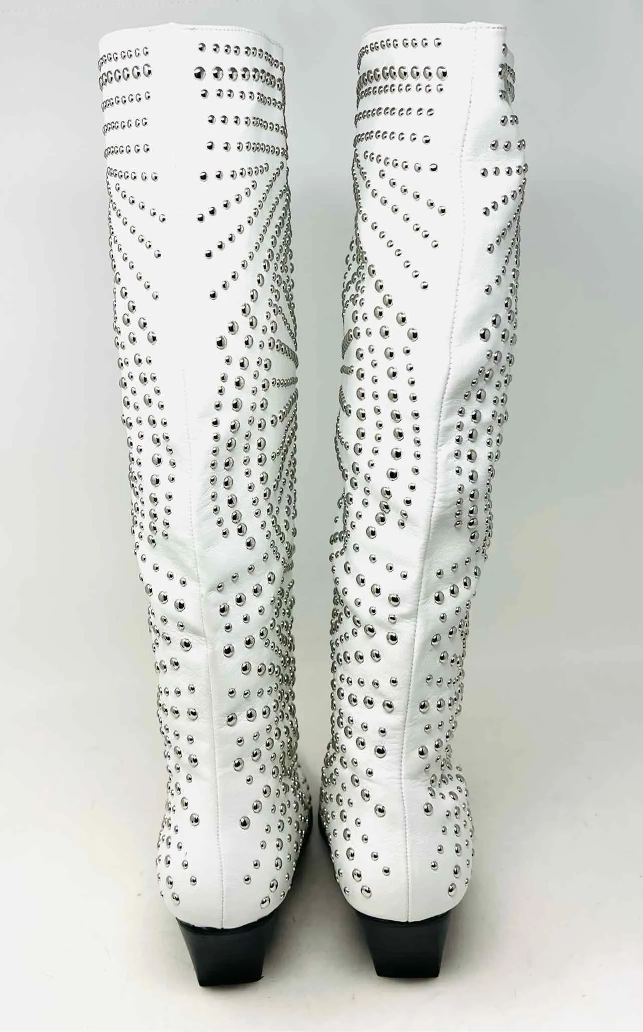 Bellini Size 9 White/Silver Studded Faux Leather Shoes Boots