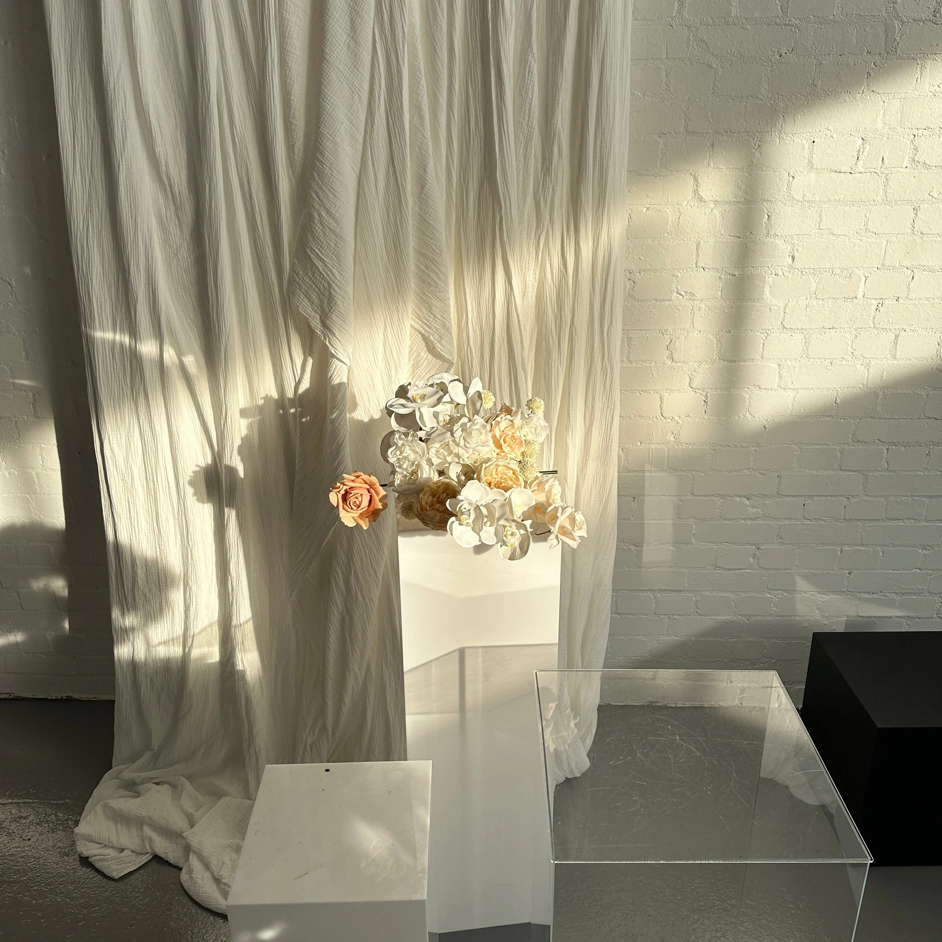 Dried & Artificial Flowers Top Table Centerpiece - Ivory White & Peach