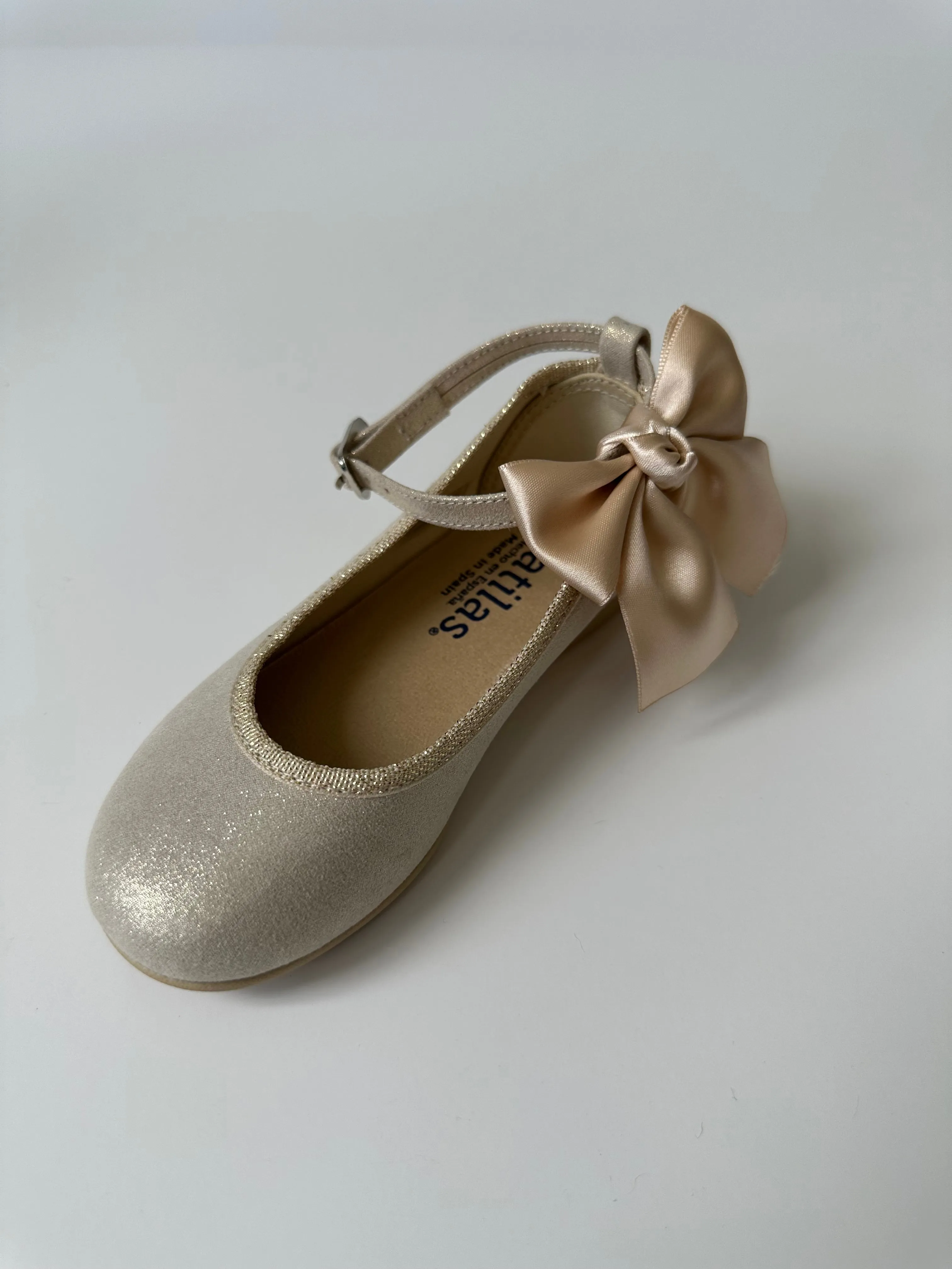 Gold ballerina with ankle strap and bow hi in