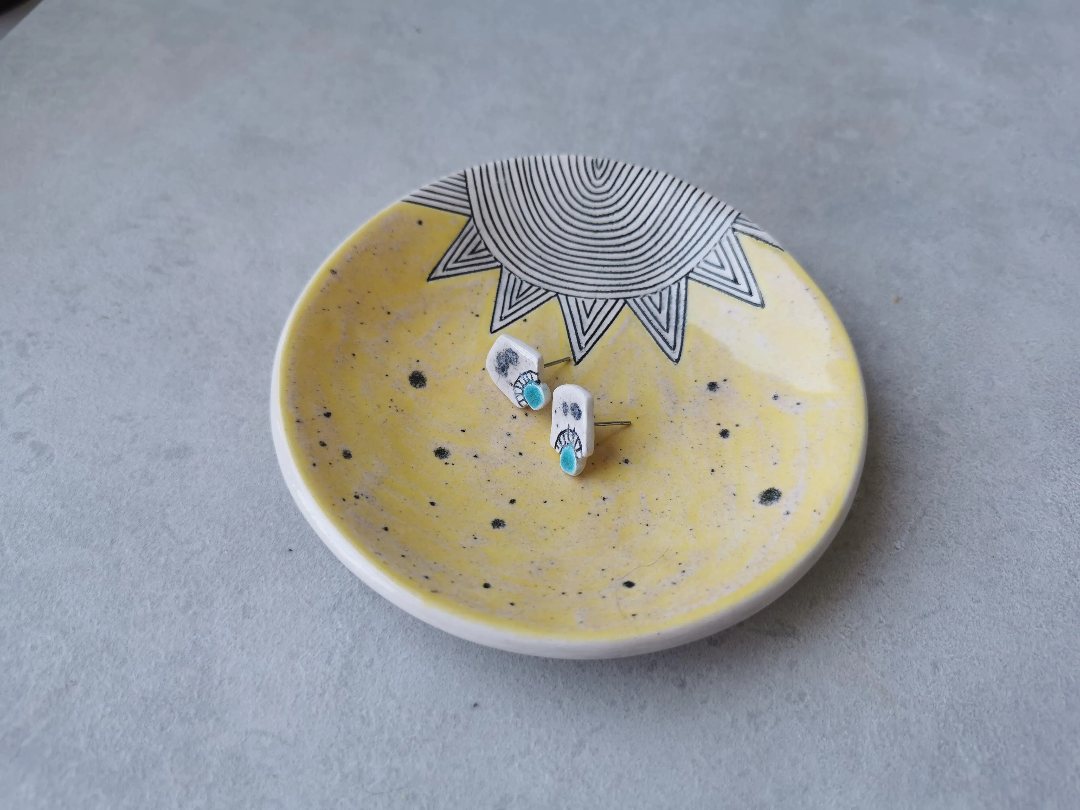 Sunshine ring dish