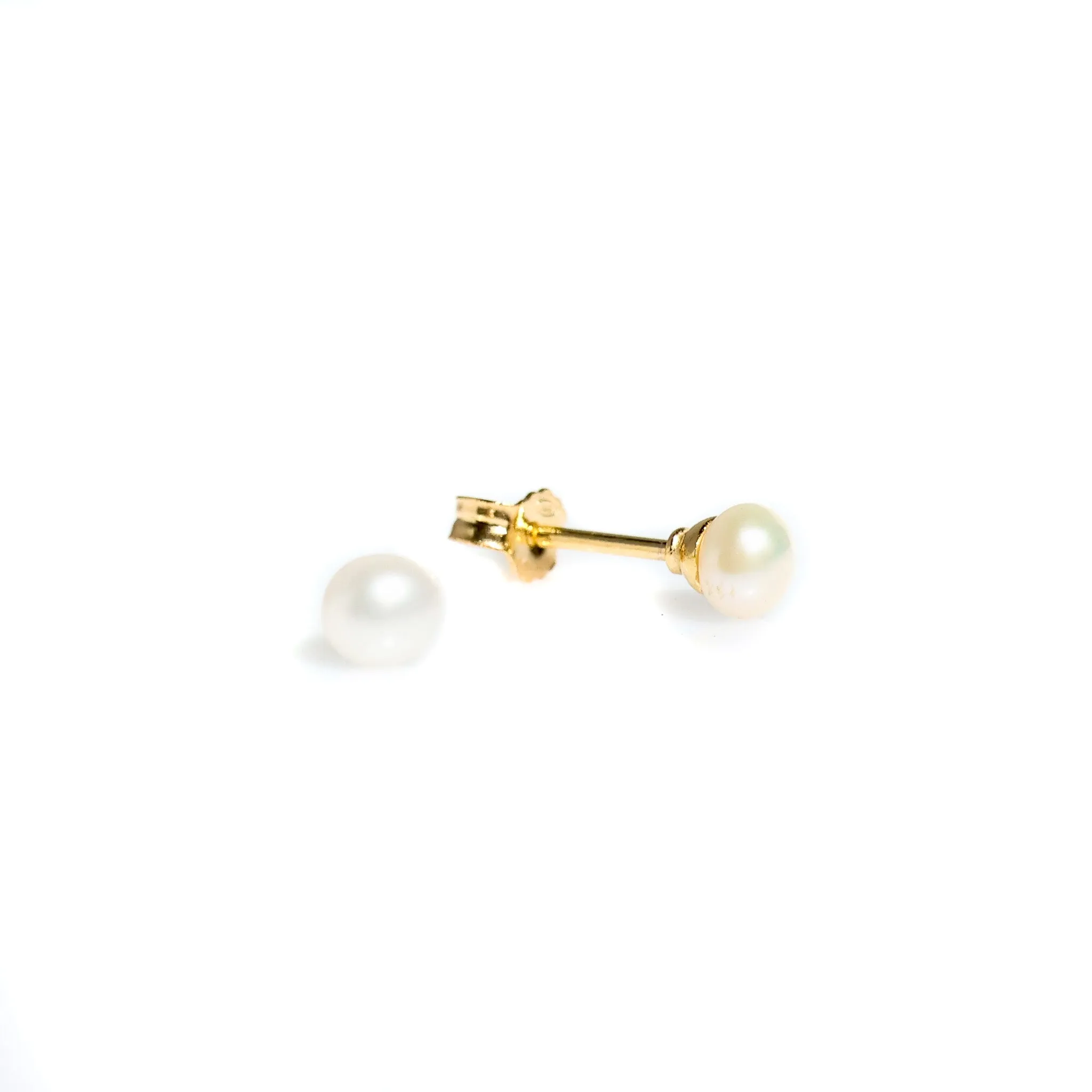 White Pearl Studs set in gold vermeil 5mm